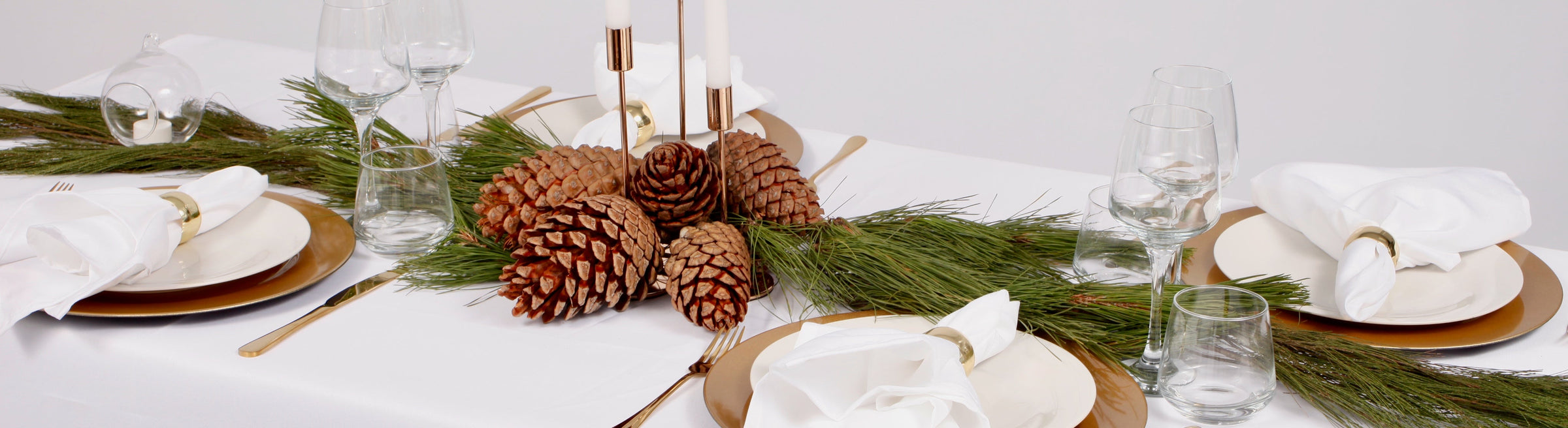 Christmas Table Linen and Decorations