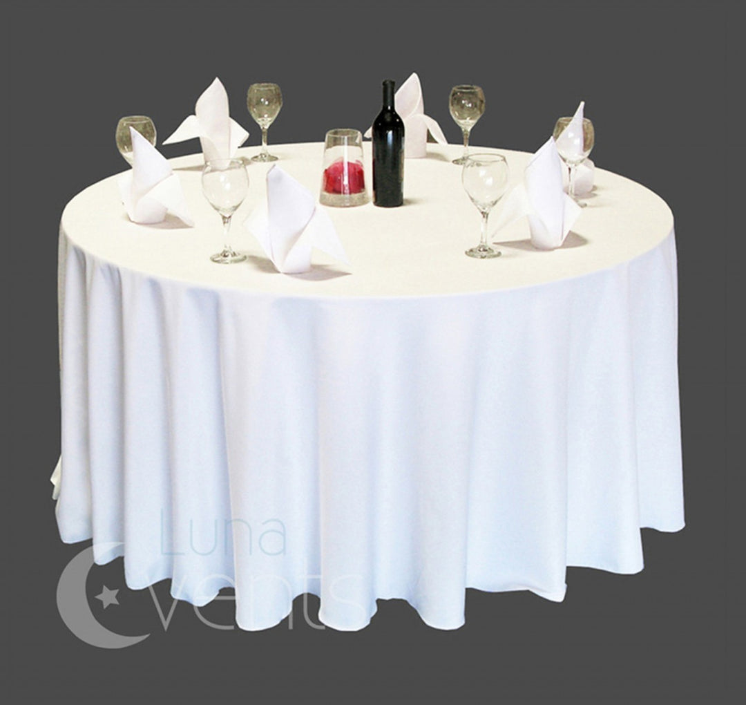 White Round Tablecloth (260cm) in setting