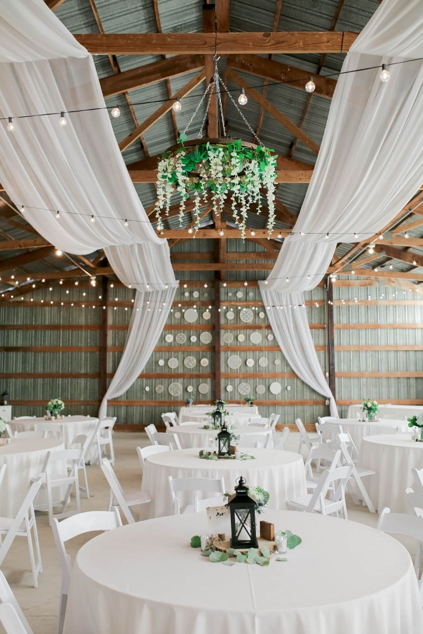 Black or White Tablecloths. Which are Best for Your Event?