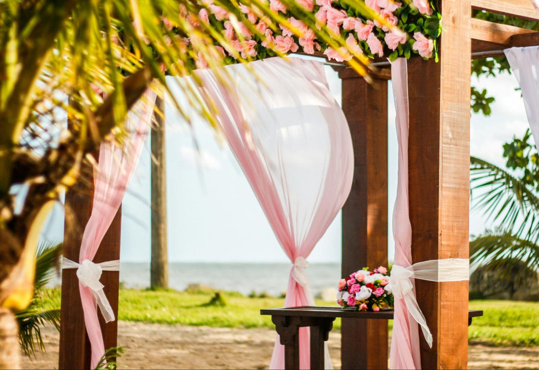 Luna Wedding & Event Supplies Blog: How to Decorate A Beach Wedding