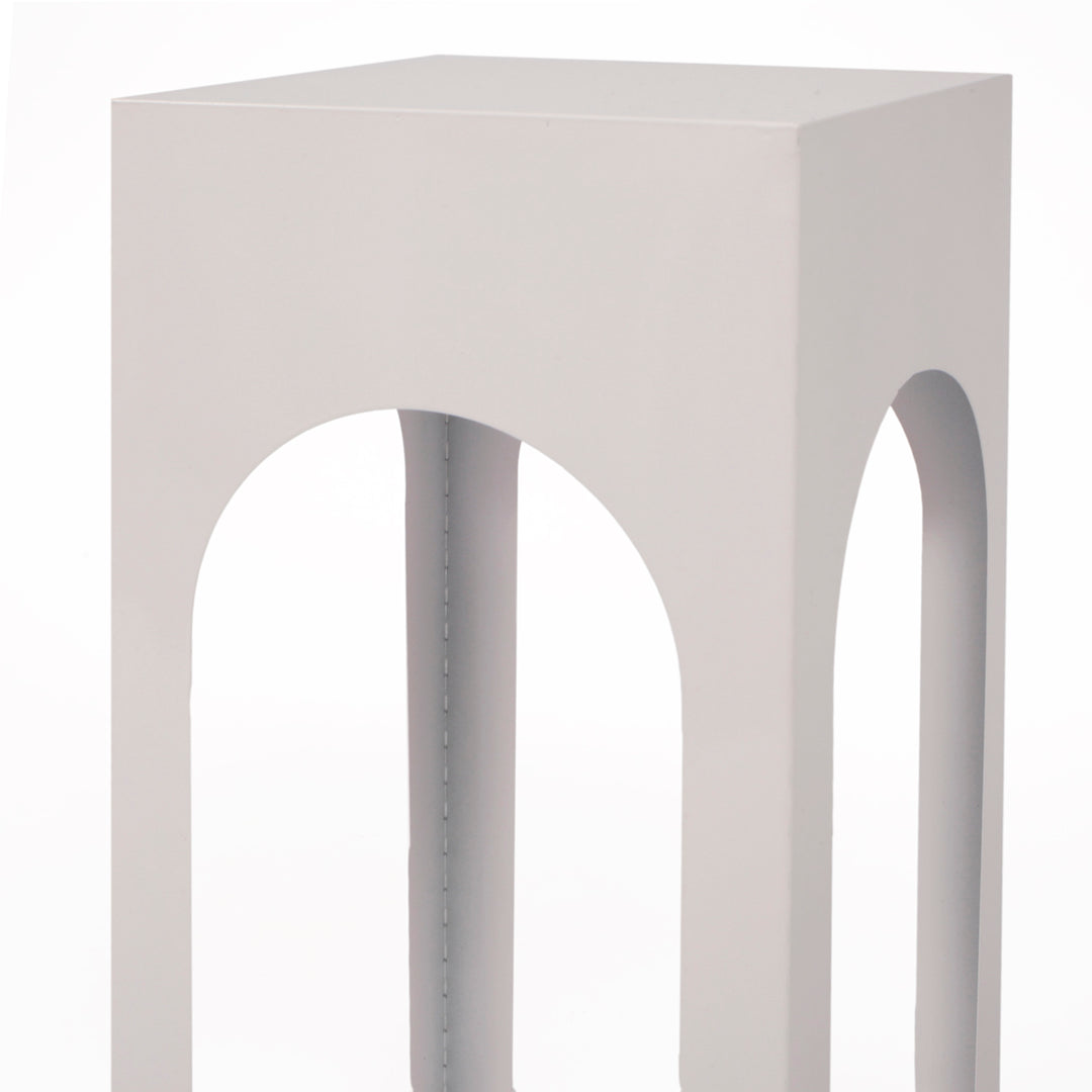 Arch Column Plinth Centrepiece Set - White (3 pieces) close up