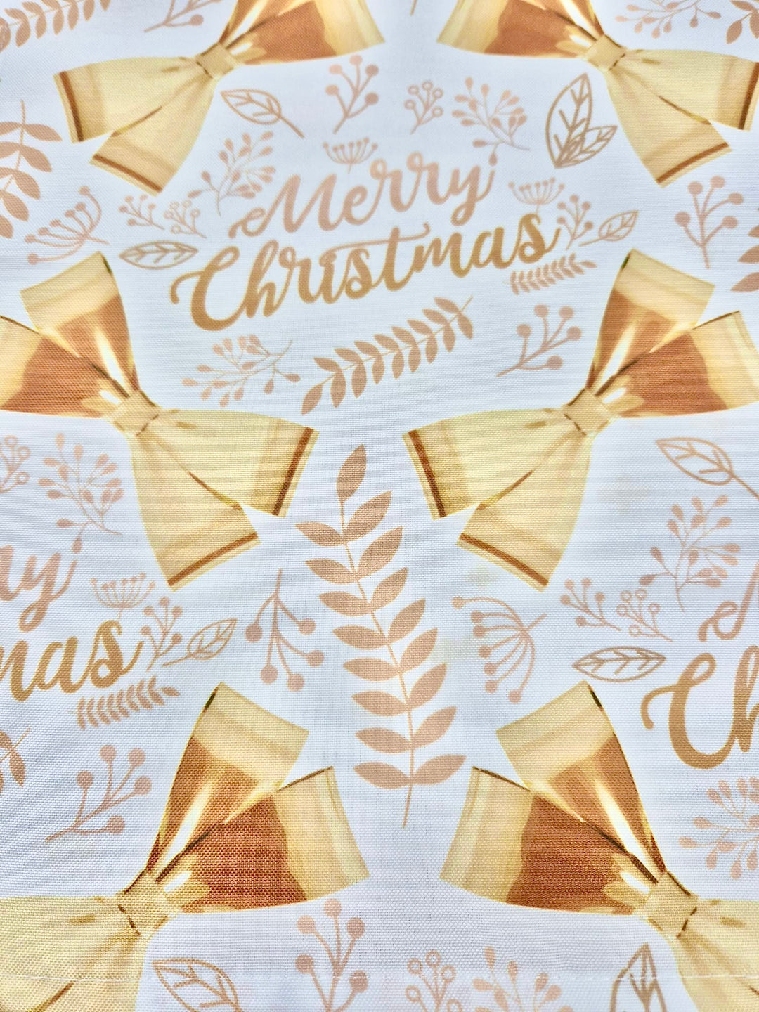 Christmas Cloth Napkins - Merry Christmas Gold Bows on White (50x50cm) close up