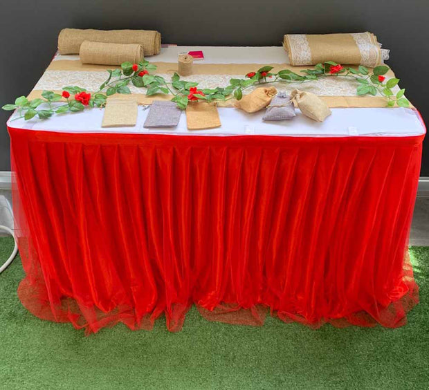 Christmas red tulle, hessian boho and lace table setting
