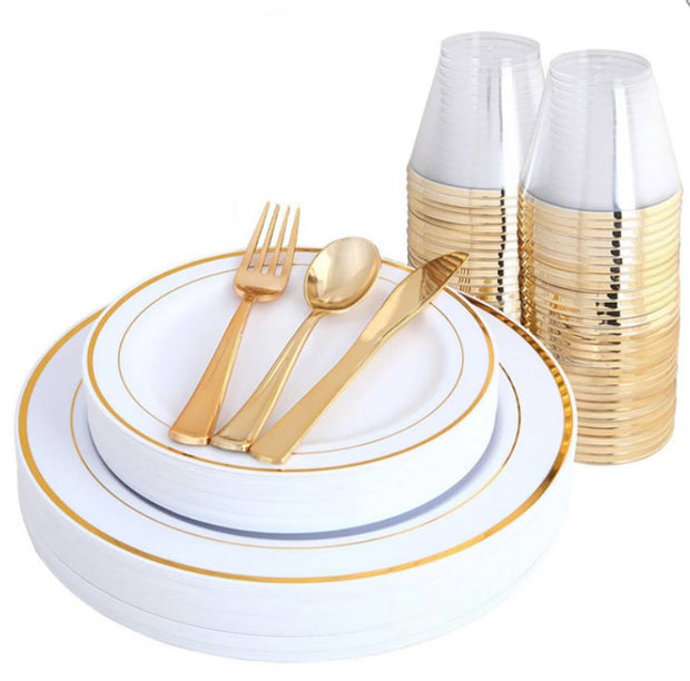 PLASTIC PLATE SET GOLD AND WHITE stacked